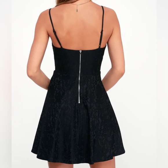 NEW Lulus Black Lace Skater Dress - S - Picture 3 of 6